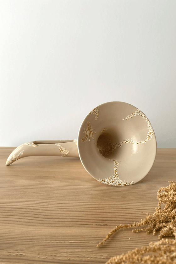 LET'A Arı Detaylı Krem Gramofon